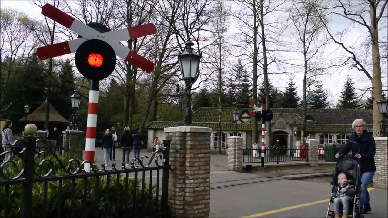 Spoorwegovergang Efteling 1 // Railroad crossing Efteling 1 // Bahnübergang Efteling 1