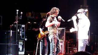 Chris Cornell - Hunger Strike (feat. Chester Bennington) (Mansfield 2008.07.16)