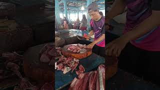 Watching Ustad Uki Skilly Slice Fresh Tuna seafood fishcutting talon fypviral fishing