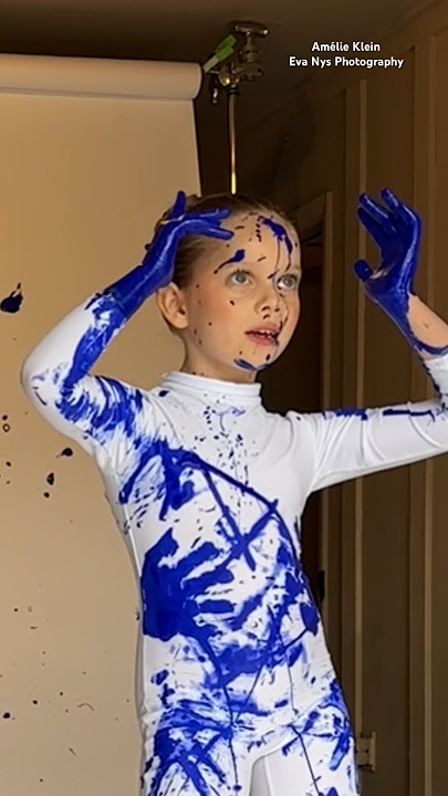 Download lagu WE PAINTED THIS BALLERINA BLUE…KLEIN BLUE 😱💙 #painting #paint #artist #shorts