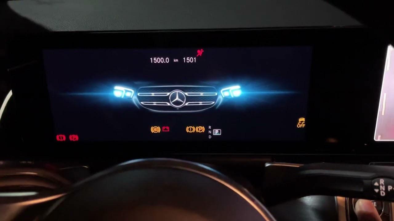 Mercedes-Benz GLB200 MBUX start-up animation