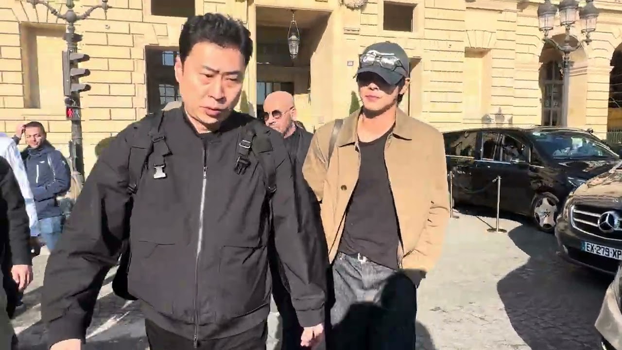 AHN HYO-SEOP 안효섭 left her hotel GOIG to airport 