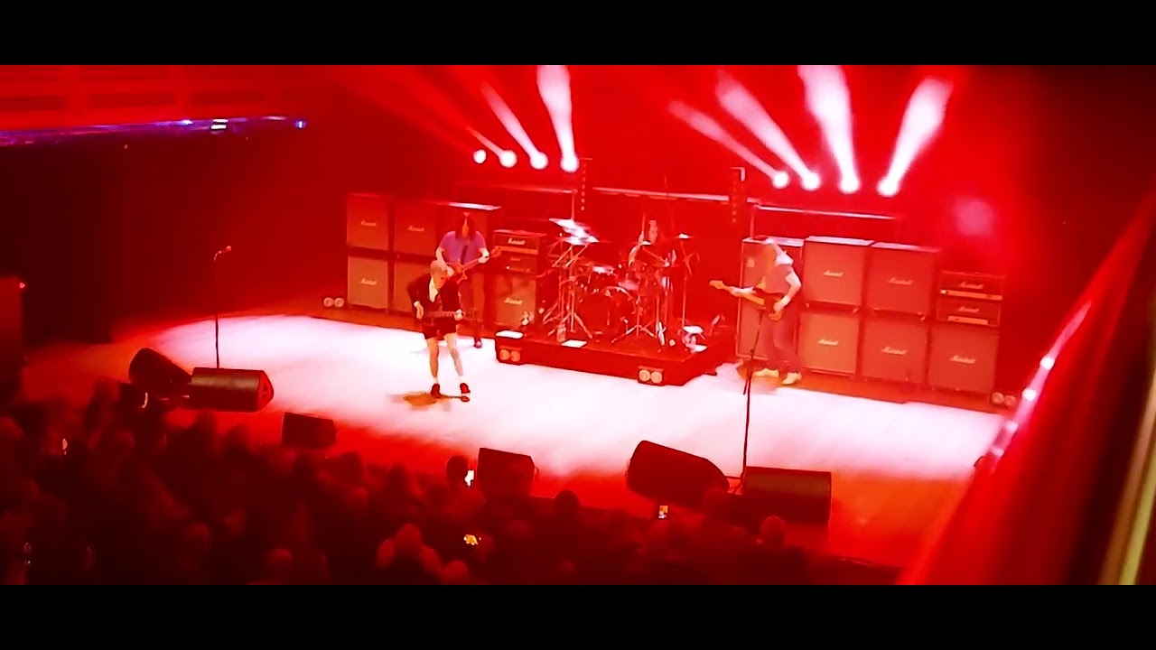 Live/Wire AC/DC tribute - YouTube