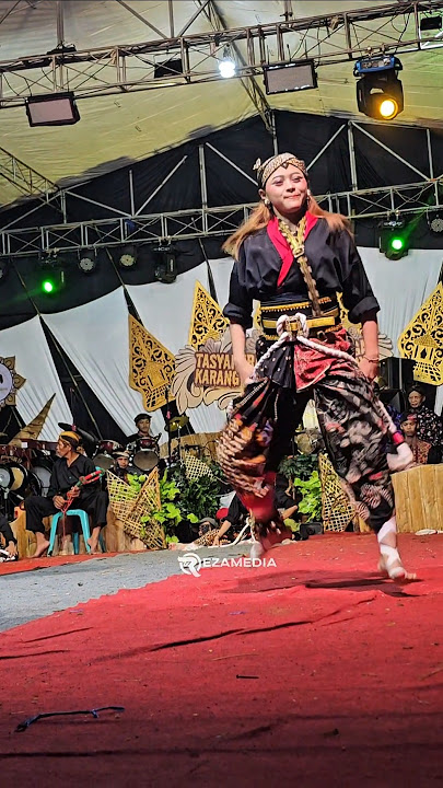 Warok Putri Mudho Tirto Waluyo Feat WCB Wahyu Cipto Budoyo - Cek Live Tab #shorts #arts #fyp