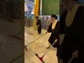 ریدن در حرم مطهر امام خمینی صغیر و تمیز کردن گوه توسط آخوند