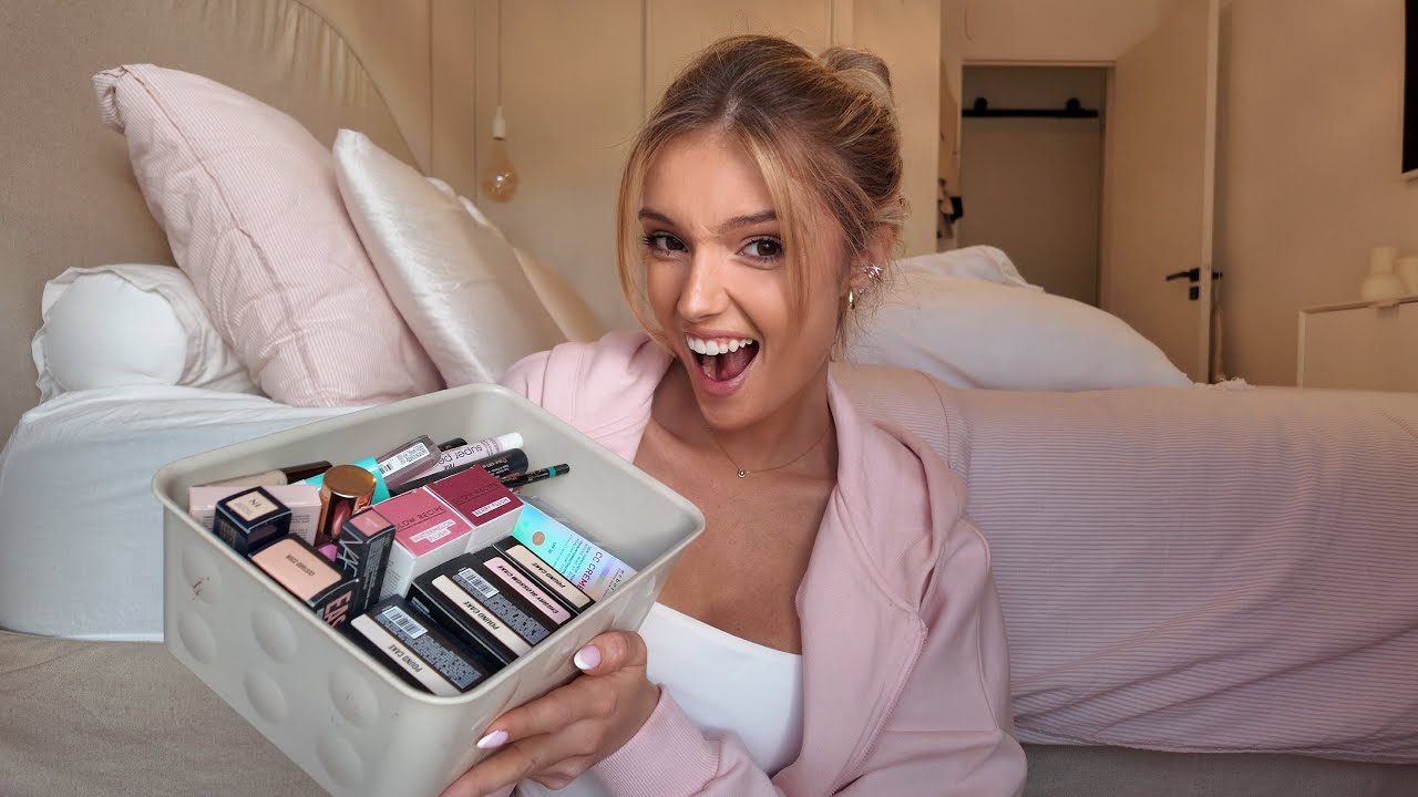 JE TRIE ET ORGANISE TOUTE MA SALLE DE BAIN | Julie Tagliavacca