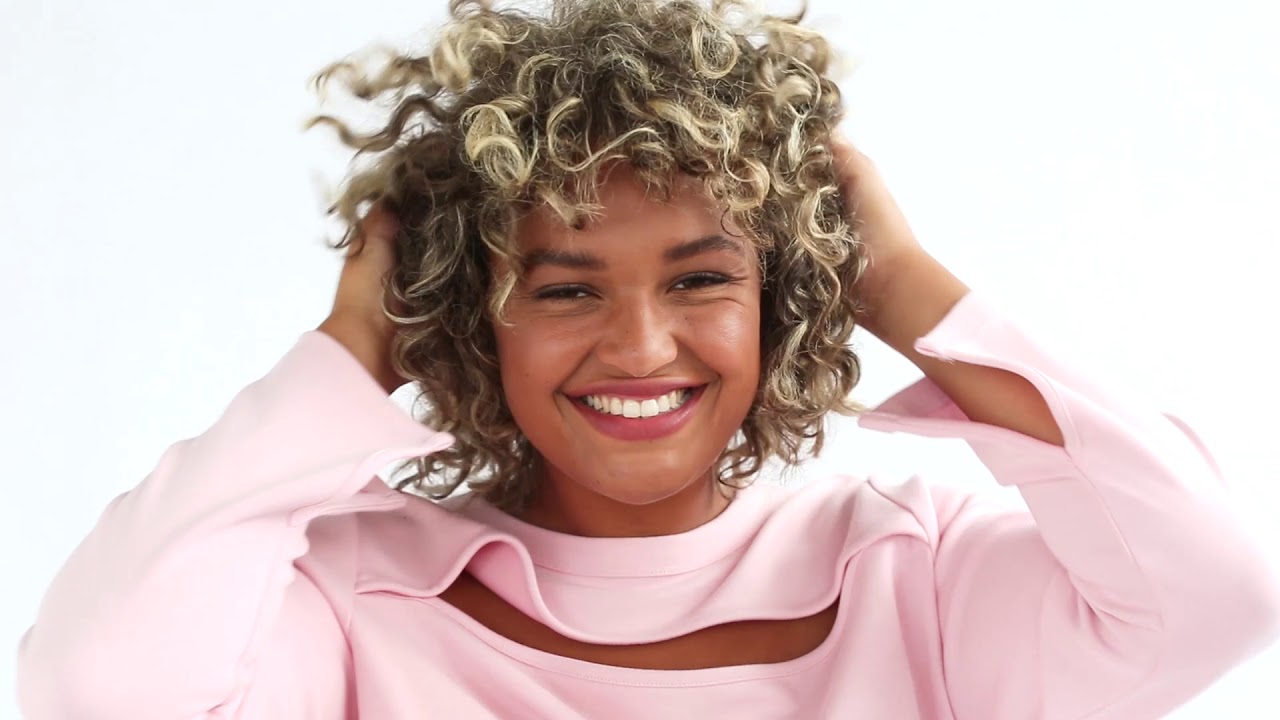 Sanne in See ROSE Go Peek-a-boo Tunic | Plus Size Fashion