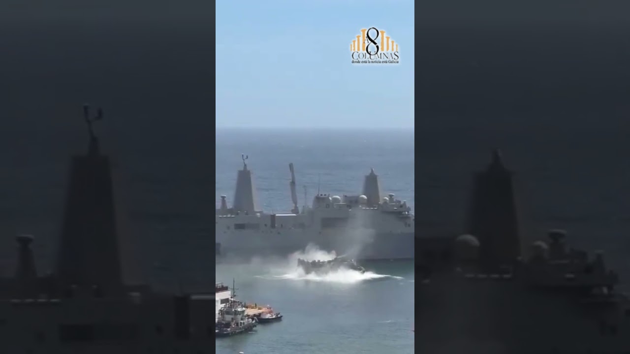 Aerodeslizador del Cuerpo de Marines de los Estados Unidos operando en el puerto de La Guaira