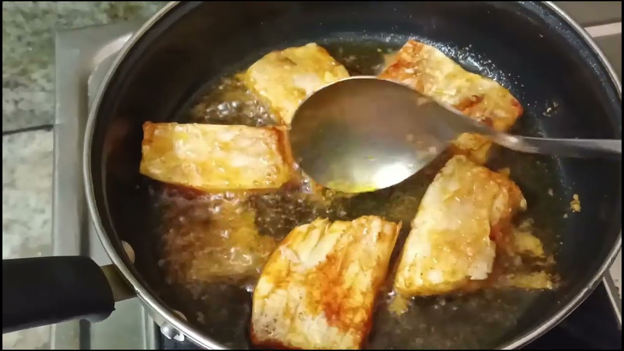 Dhaba 🥰 style juicy juicy fish tomato gravy with roti 💯