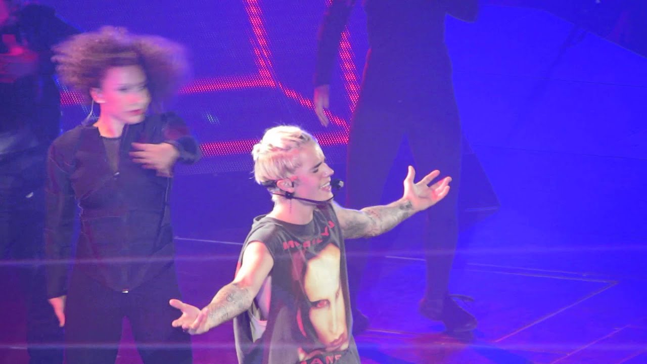 Justin Bieber- As Long As You Love Me (Sleep Train Arena)