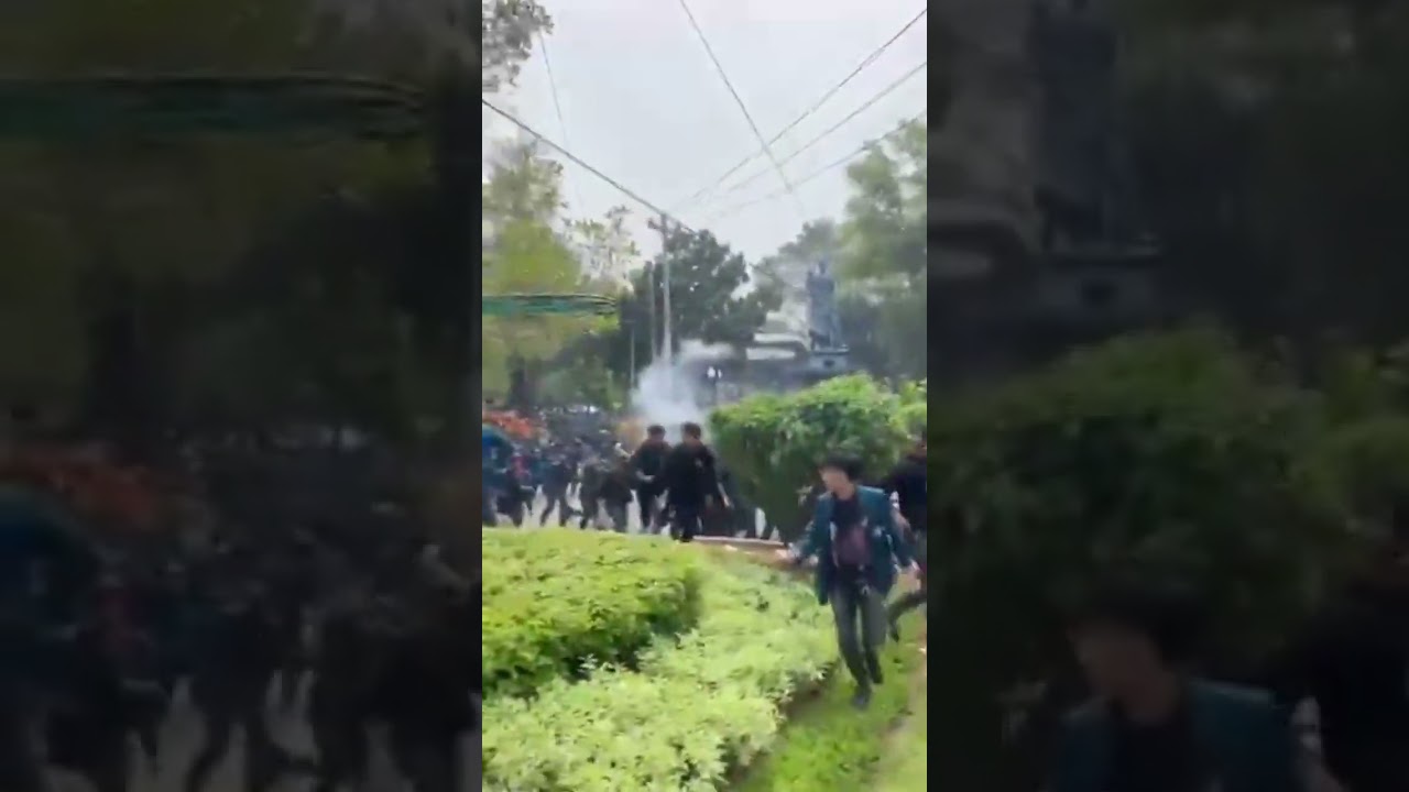 Gas airmata hujani DemoTolak RUU Pilkada😔, Semarang 22Agust 2024