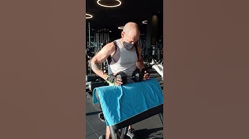 Curl cerrado⚡Bíceps. (banco scott).