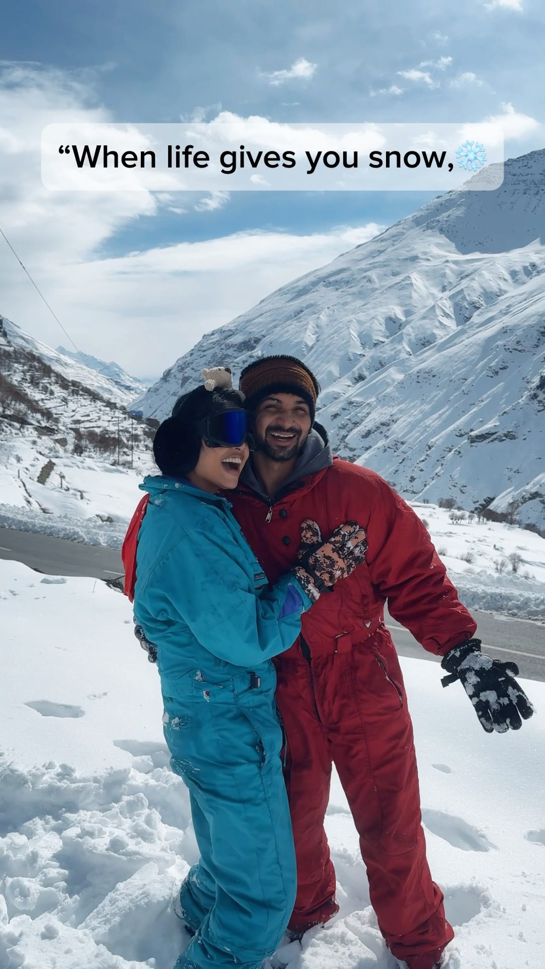 Dono ko sirf snow pasand hai ❤️ #couplegoals