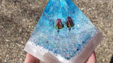 Resin pyramid step by step | Resin pyramid with flowers | Resin pyramid DIY