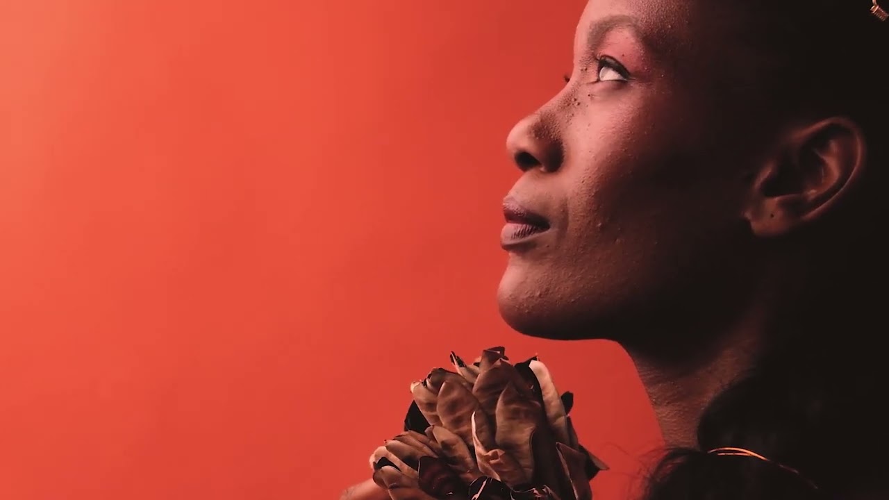 Watch Marinheiro | Lenna Bahule - Visualizer Kumlango on YouTube Watch Marinheiro | Lenna Bahule - Visualizer Kumlango on YouTube