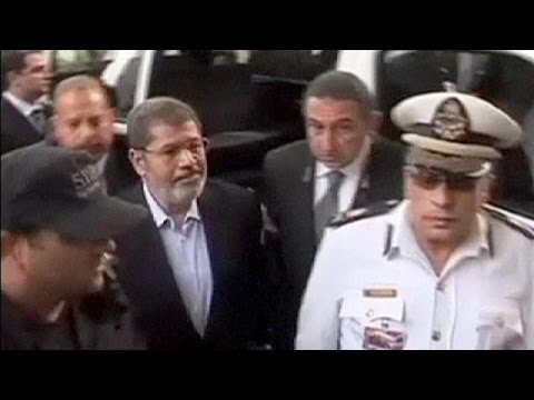 Mursi'nin 'ajanlıkla' Yargılandığı Dava Ertelendi