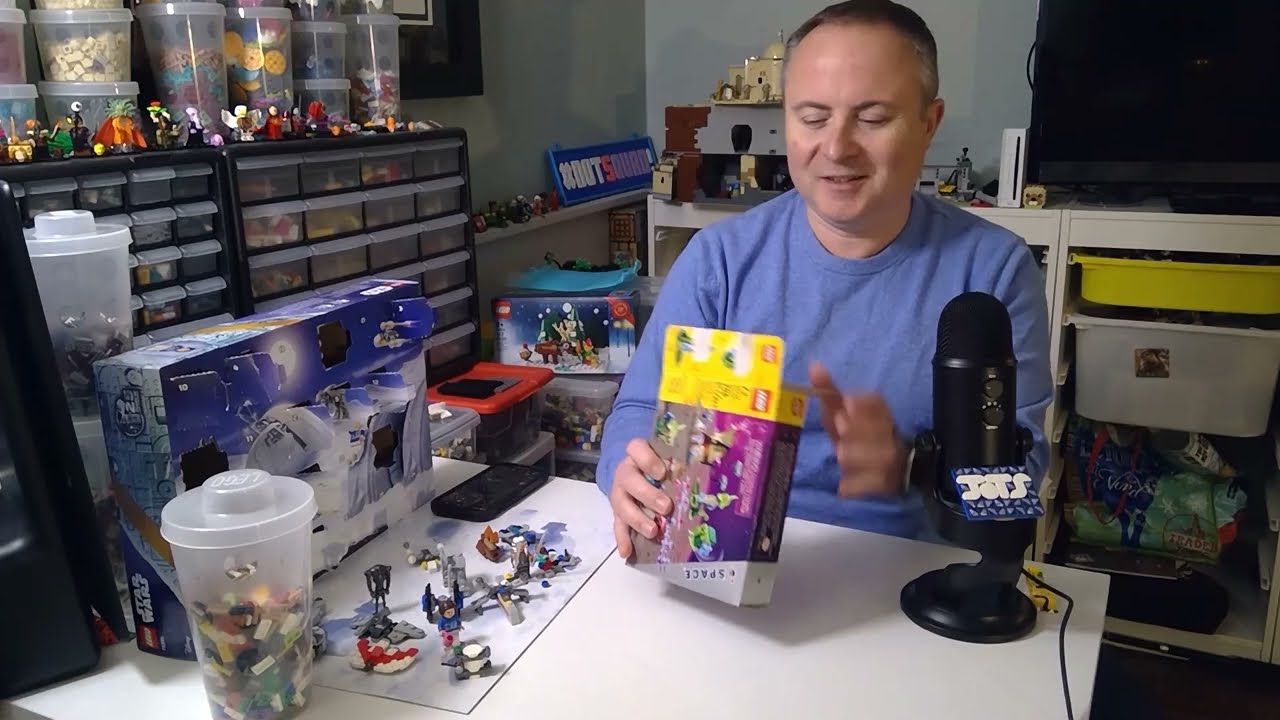 Building Lego Alien Planet Habitat Set 40716 | Part 1 Getting started!
