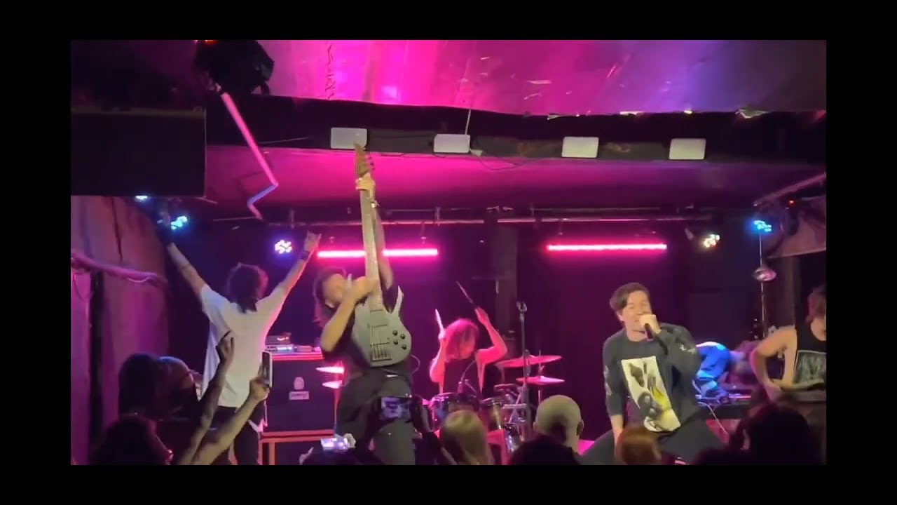 tallah-l-e-d-live-ft-me-youtube