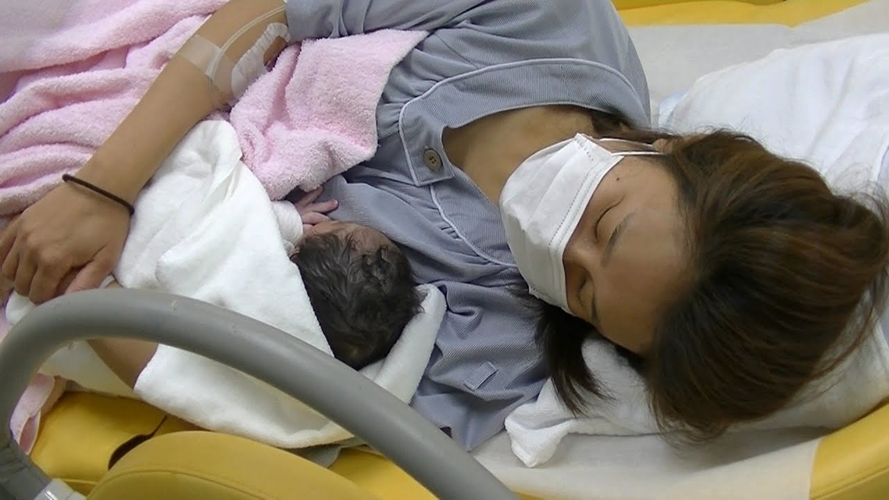 特集 マスクをつけ出産 ある家族のコロナ禍の出産記録 地域の出産を守る 病院のジレンマ 年11月17日 Youtube