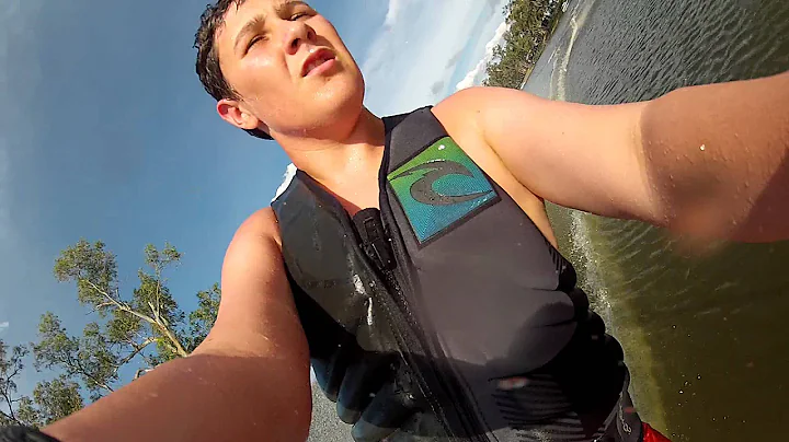 Go Pro Hero 2 HD Waterskiing Samuel Horan GOPR0407...