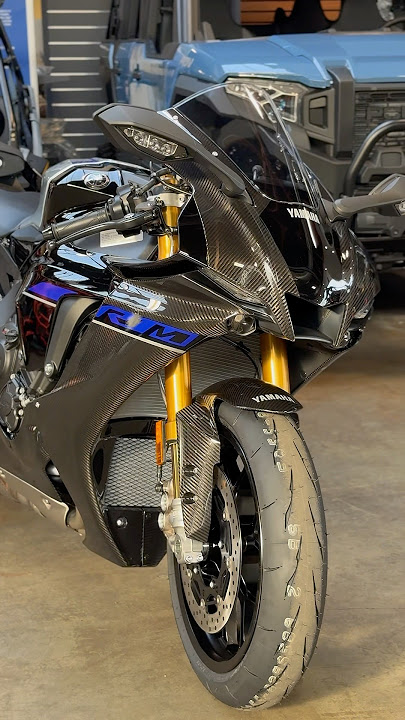 YAMAHA R1M 2024 ☠️🔥! #yamaha #r1m  #motogp #bikegirl #motorsport #review