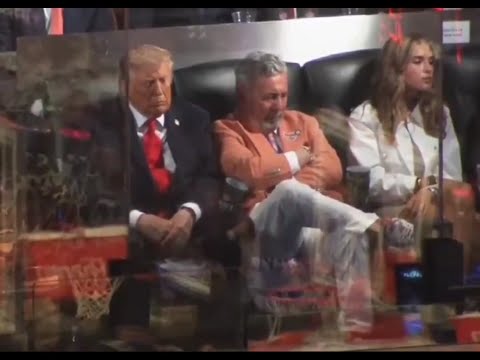 Video Trump, pisolino alla finale Nba? Il video diventa virale