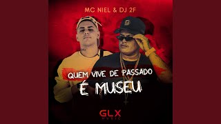 Quem Vive de Passado É Museu