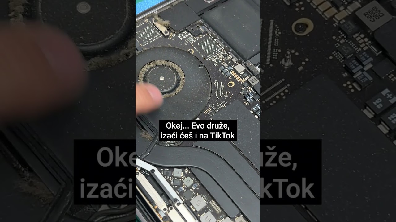Slikaj mi laptop da vidim koliko je prljav. #viralvideo #laptop #ciscenje