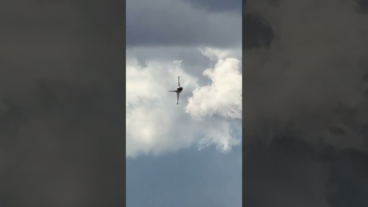 🔥 FINAL FLIGHT: Danish F-16 “Dannebrog” STUNS RIAT 2025 | Farewell to a Legend 🇩🇰✈️