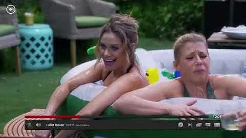 Fuller house S3E15 Kimmy's hot tub massage