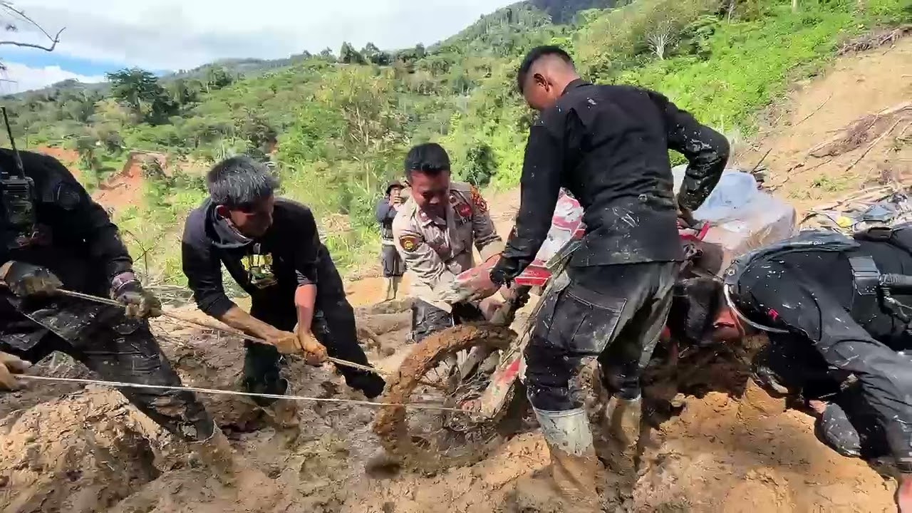 Polri menembus daerah terisolir pasca bencana di Aceh Tengah