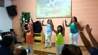 Iglesia el buen pastor pamplona danza niñas