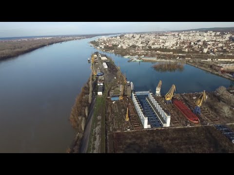 Видео: Театър в корабостроителницата