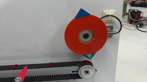 Demo chương trình máy cắt dao quay ( rotation cutting). Máy dùng 2 servo cho kéo màng và dao quay