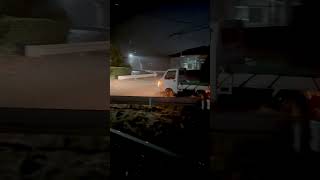 大雨で道路が川に