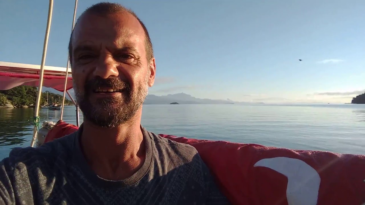 ⁣Ja to morando no Veleiro. Ele chama Volare, q significa voar em italiano - Veleiro Volare