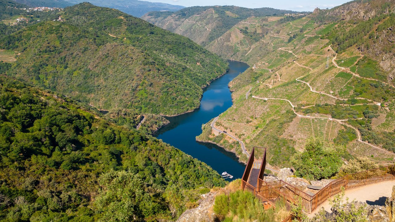 MIRADOIRO DAS PENAS DE MATACÁS a vista de dron