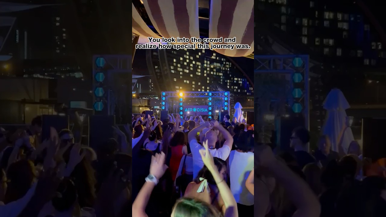 From the crowd to the booth &mdash; pure connection.Thank you Australia for the love - I&rsquo;ll be back.🇦🇺❤️