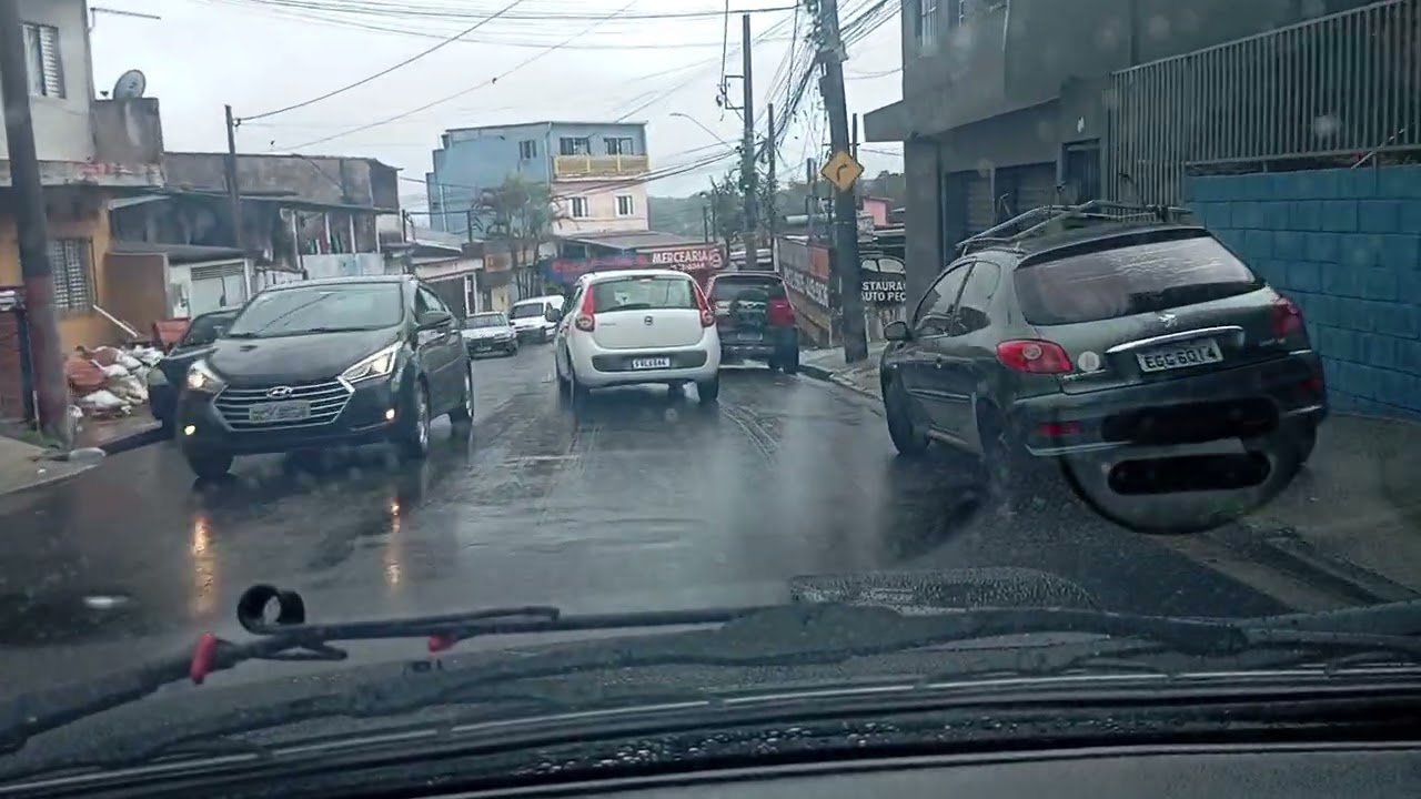 Andando na comunidade de Mauá, São Paulo  #mauá #comunidade #favela #chuva  # #morro  #motorhome