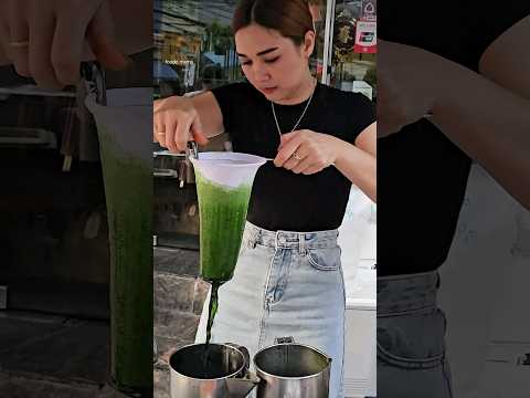 Refreshing Thai Green Tea! The Most Popular Morning Coffee Lady Of Bangkok - PloySai_Coffee