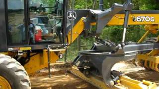 John Deere 670G Motor Grader