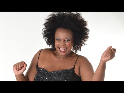 Luciana Silveira vive Neia na série