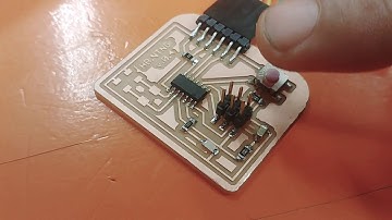 Attiny44 HelloBoard out2 - add button - internal clock 8MHz