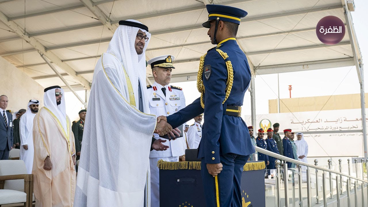 رئيس الدولة يشهد تخريج الدفعة الأولى من جامعة زايد العسكرية