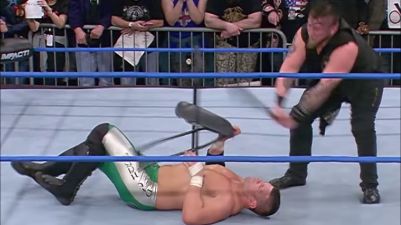 Two Tweet Me Bro - Lynch/Lita & Edwards/Callihan