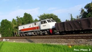 Lokomotif CC 203 Ngebut Posisi Terbalik - Long Hood / Hidung Panjang (Kereta Api Indonesia Terbaru)