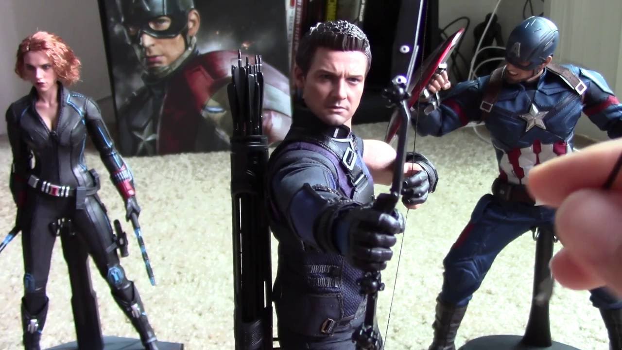hot toys hawkeye civil war