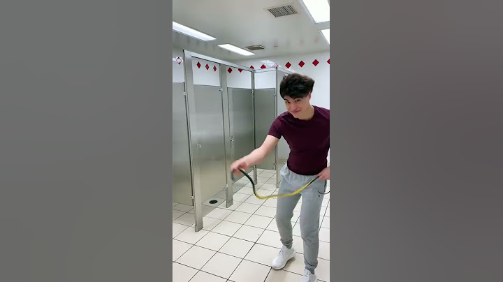 FAKE SNAKE PRANK ON TWIN BROTHER 😂