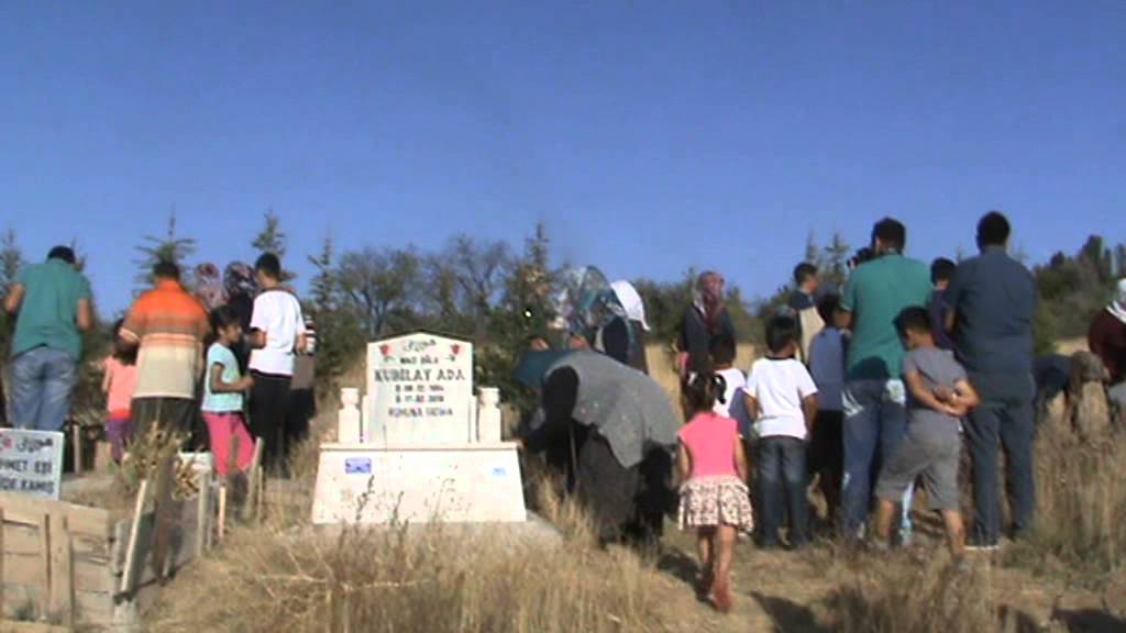 8 Pekmezci Koyu Akpinar Kirsehir Ramazan Arefesi Mezarlik