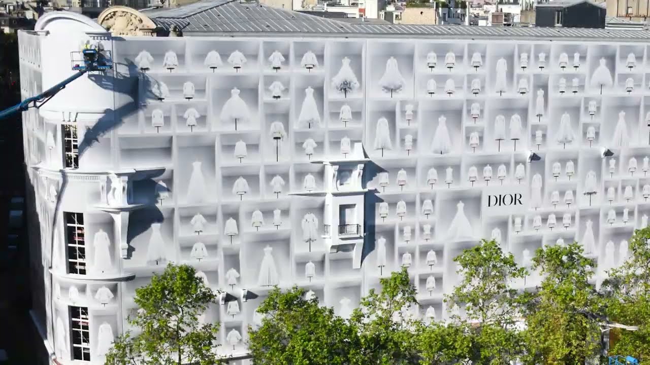 Timelapse habillage façade Dior Champs Elysées 2021 